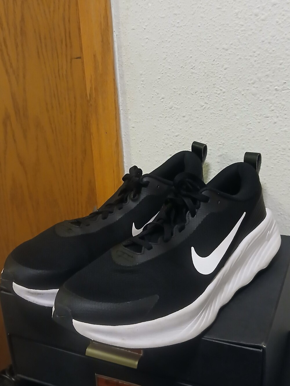 Men’s Nike Promina Walking Shoes Black White Size 13 | 2024 Release